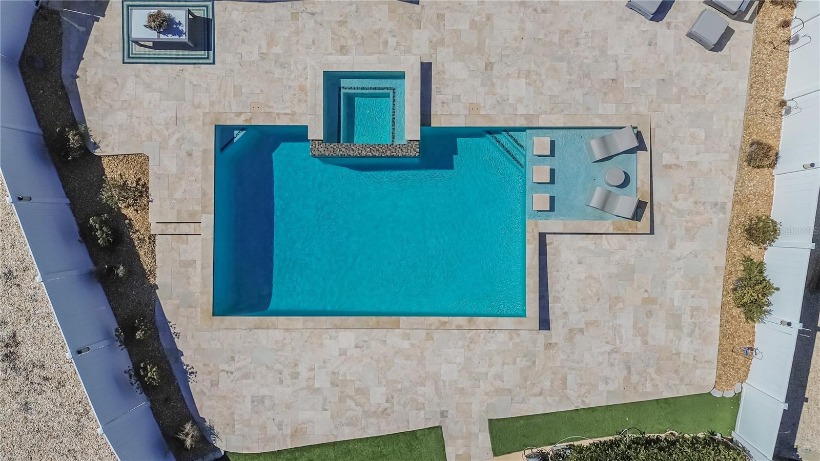 Listing photo id 39 for 6404 Lake Sunrise Drive