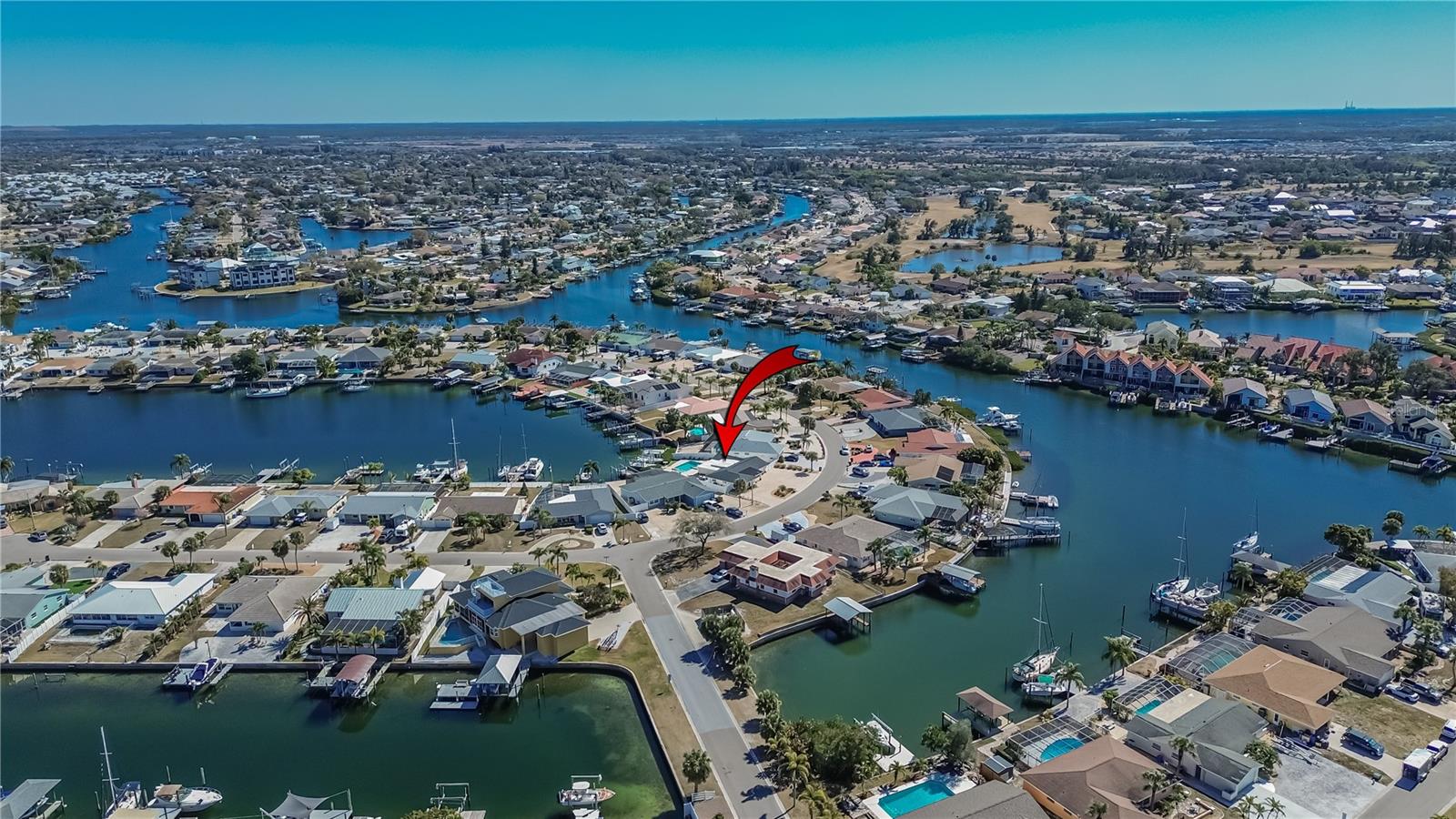 Listing photo id 40 for 6404 Lake Sunrise Drive