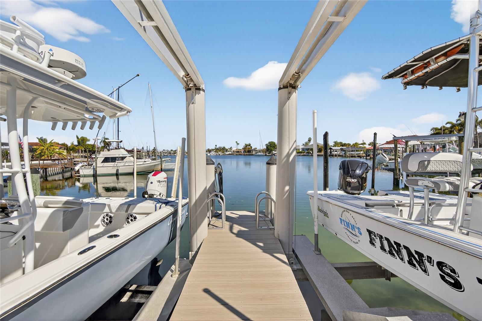 Listing photo id 43 for 6404 Lake Sunrise Drive