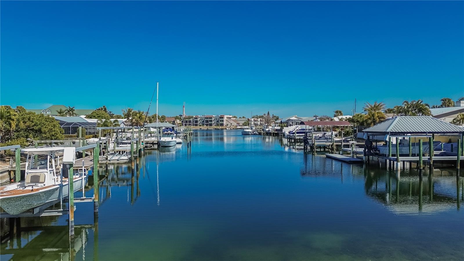 Listing photo id 46 for 6404 Lake Sunrise Drive