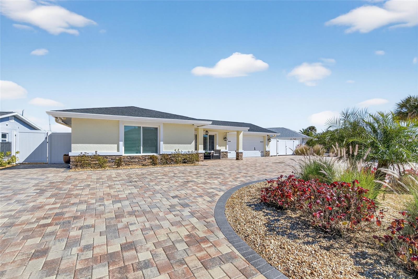 Listing photo id 48 for 6404 Lake Sunrise Drive