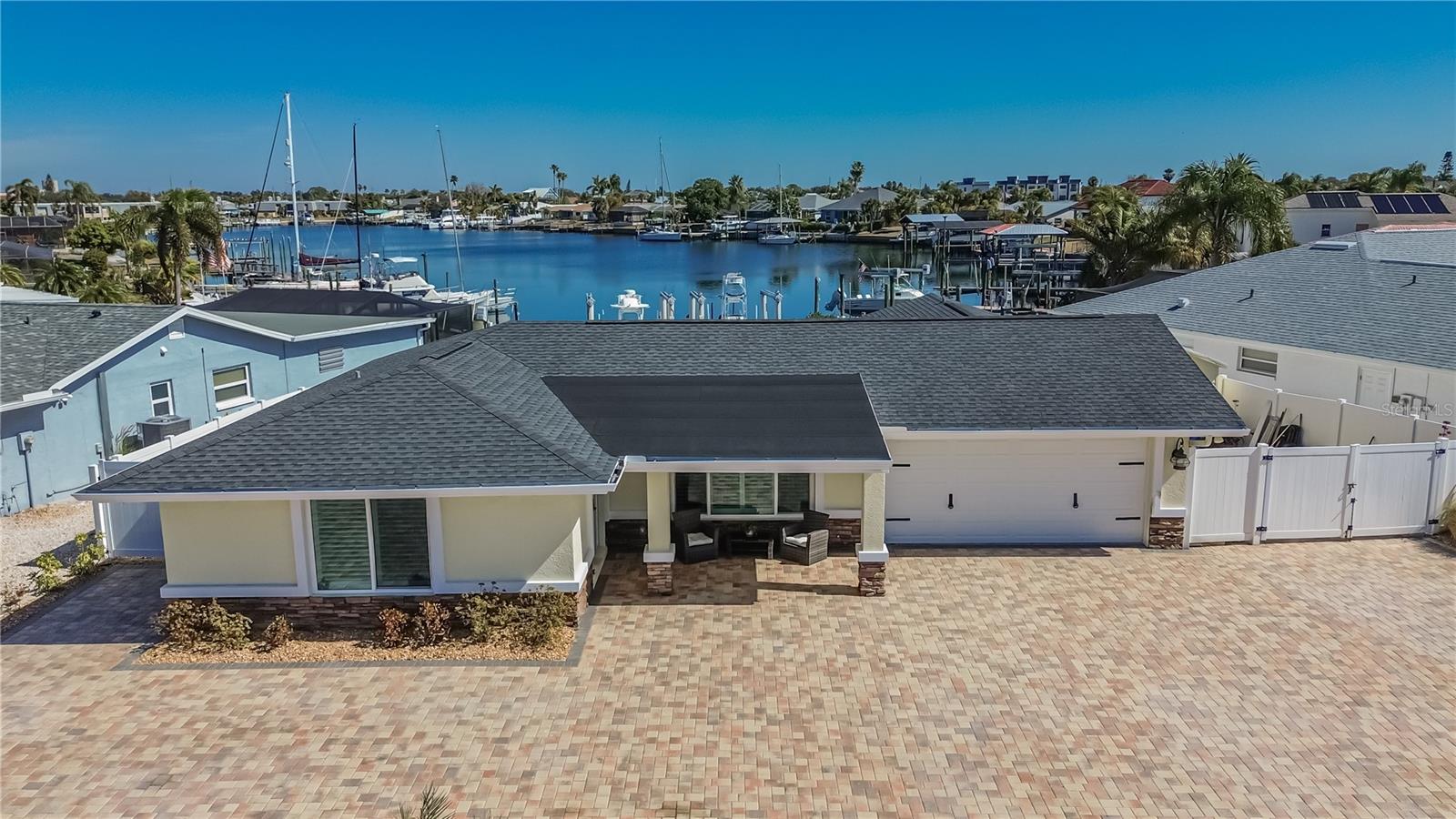 Listing photo id 49 for 6404 Lake Sunrise Drive