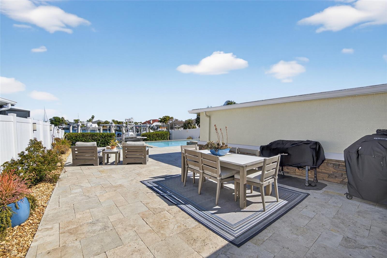 Listing photo id 52 for 6404 Lake Sunrise Drive