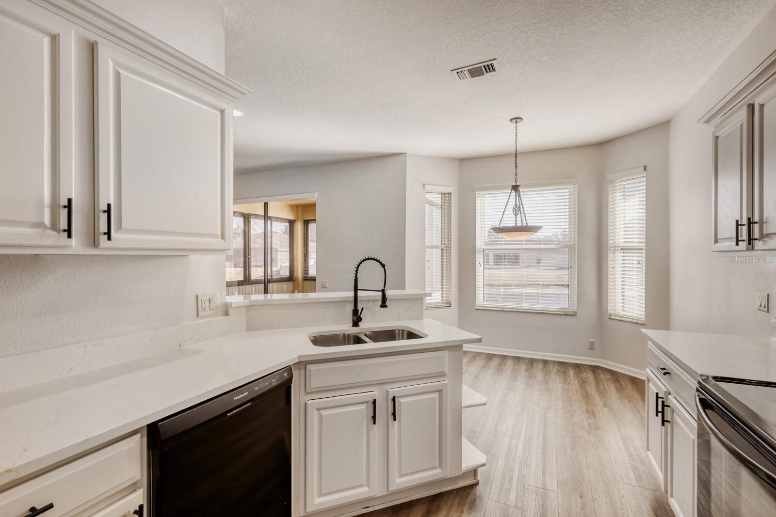 Image 13 of 28 For 3891 Whistlewood Circle