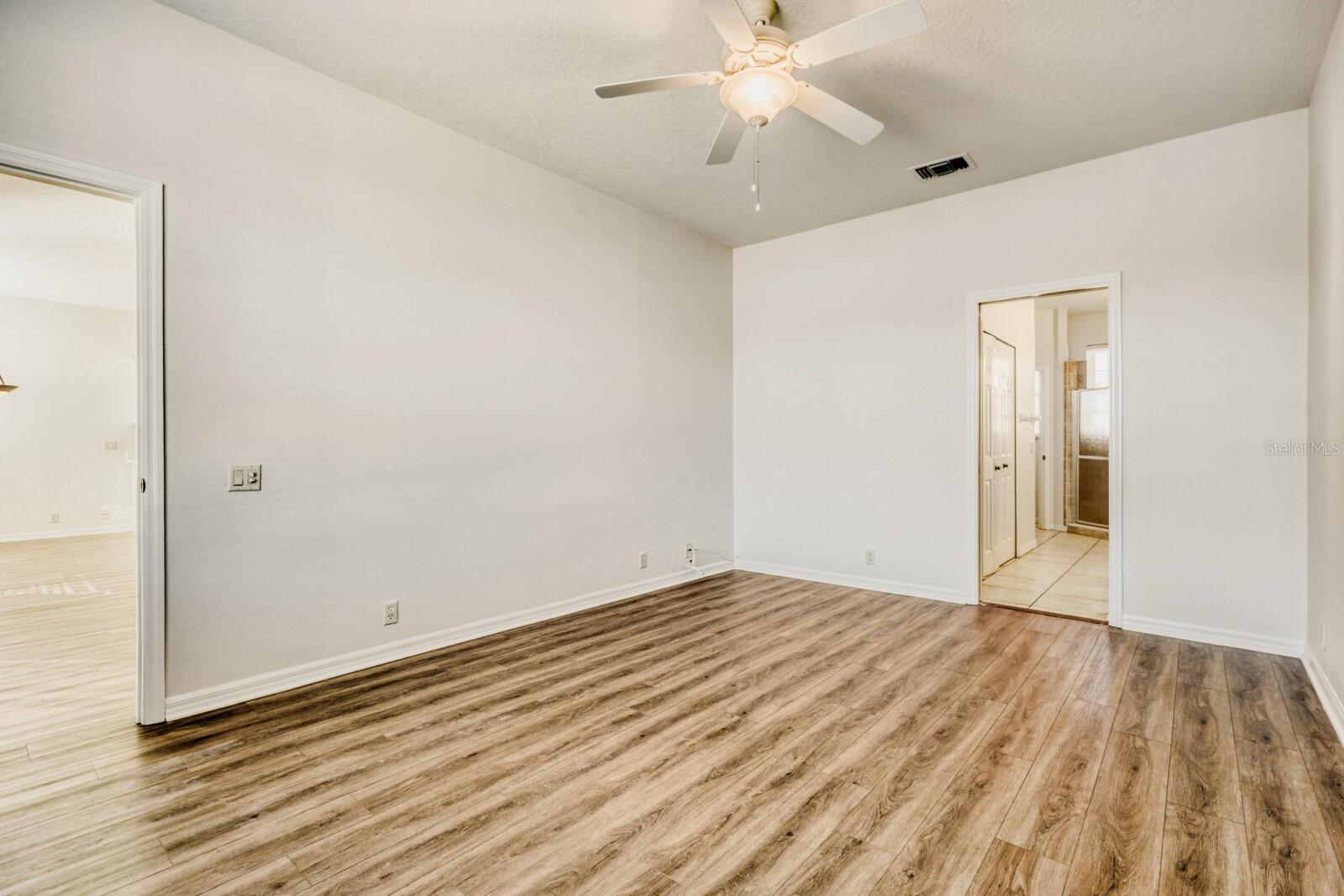 Image 23 of 28 For 3891 Whistlewood Circle