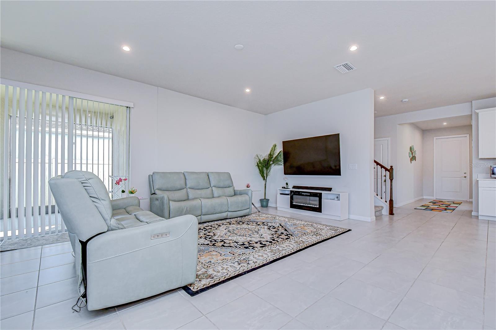 Image 11 of 62 For 10422 Gliding Eagle Way