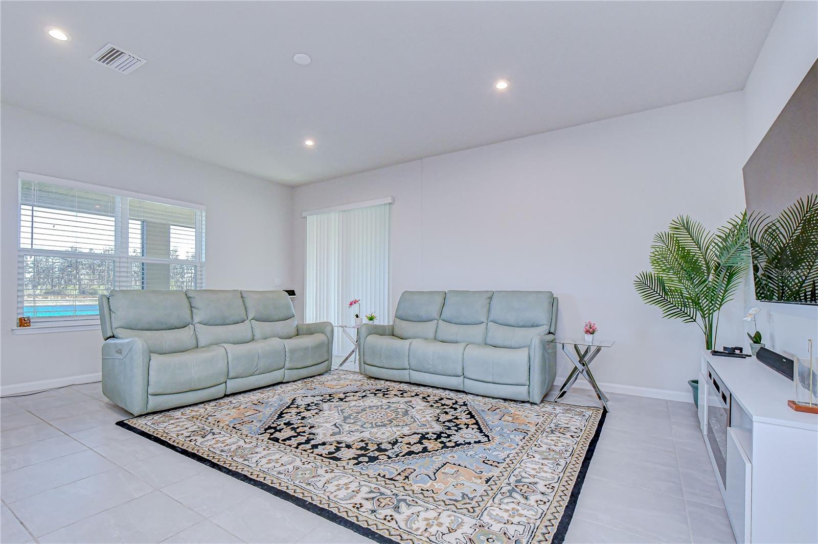 Image 9 of 62 For 10422 Gliding Eagle Way