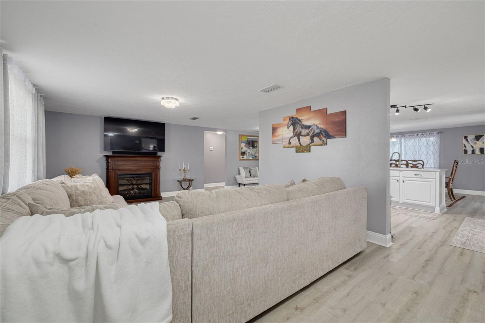 Image 7 of 29 For 4232 Canandaigua Court