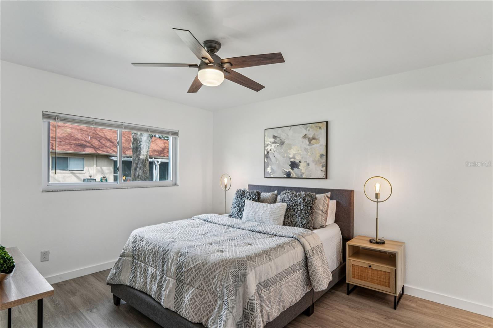 Image 19 of 56 For 2460 Northside Drive 1406