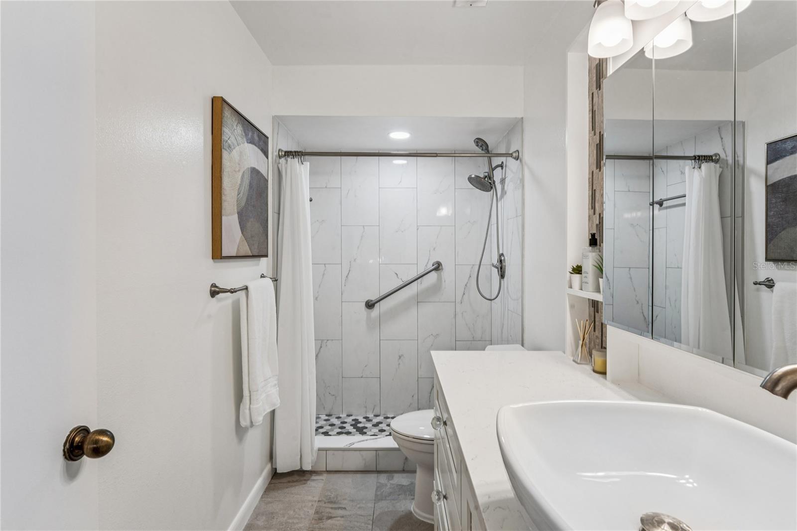 Image 23 of 56 For 2460 Northside Drive 1406