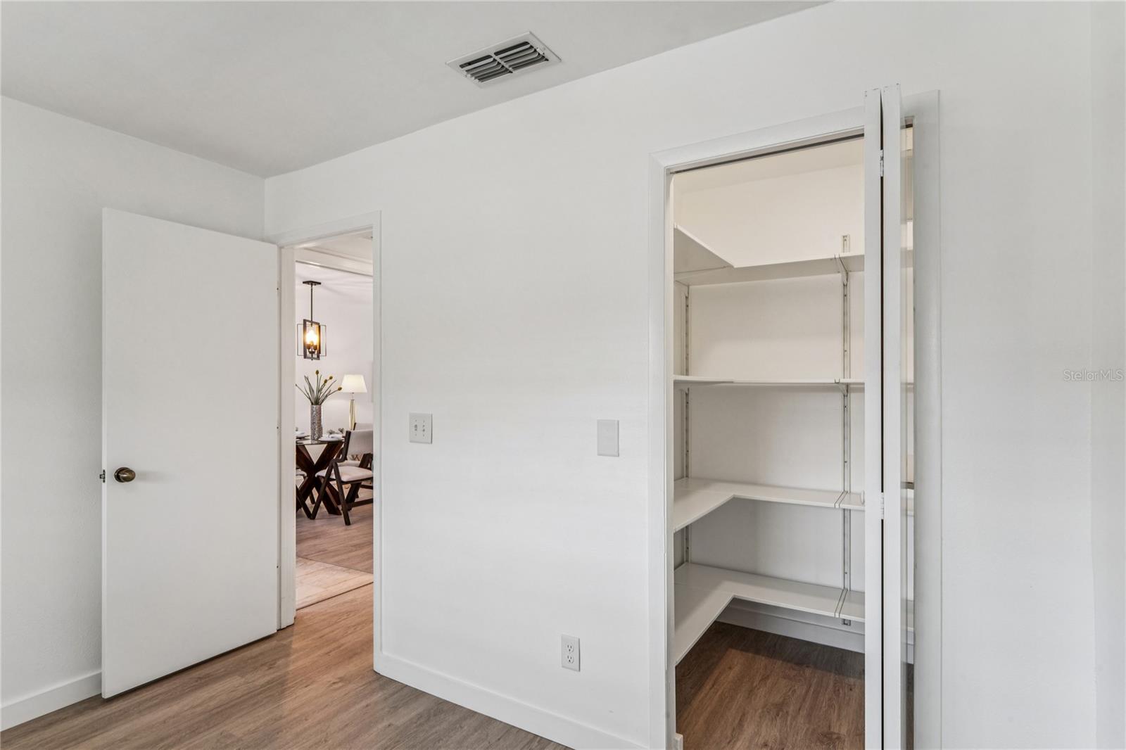 Image 28 of 56 For 2460 Northside Drive 1406