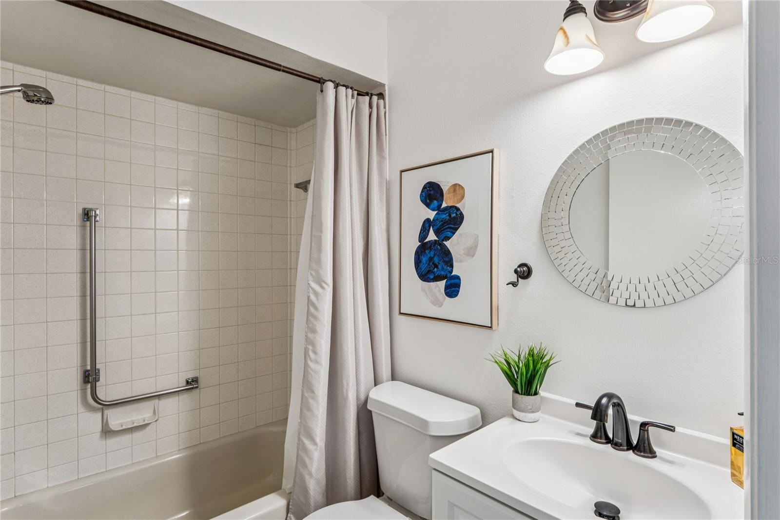 Image 29 of 56 For 2460 Northside Drive 1406