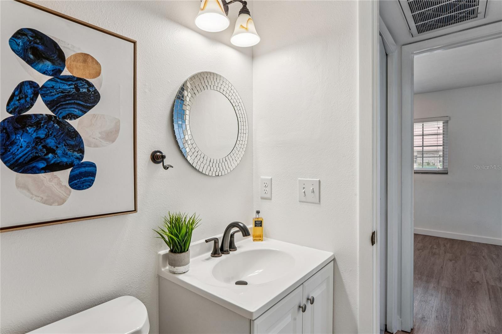 Image 31 of 56 For 2460 Northside Drive 1406