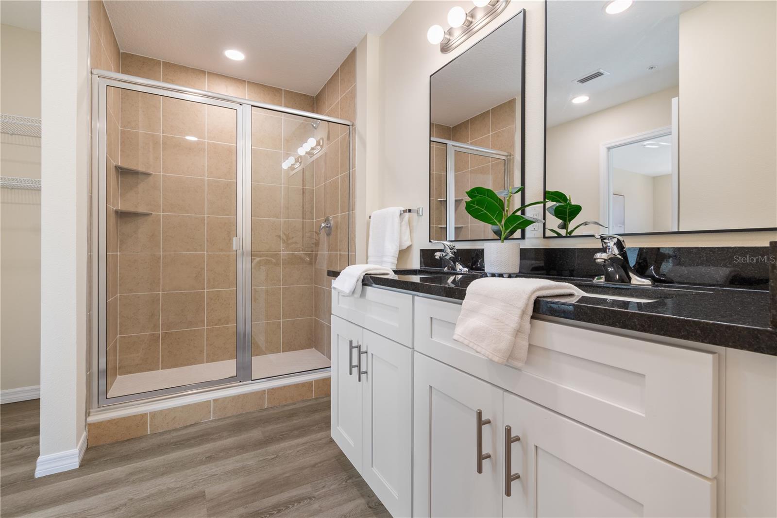 Image 21 of 27 For 4350 Cambio Gardens Court