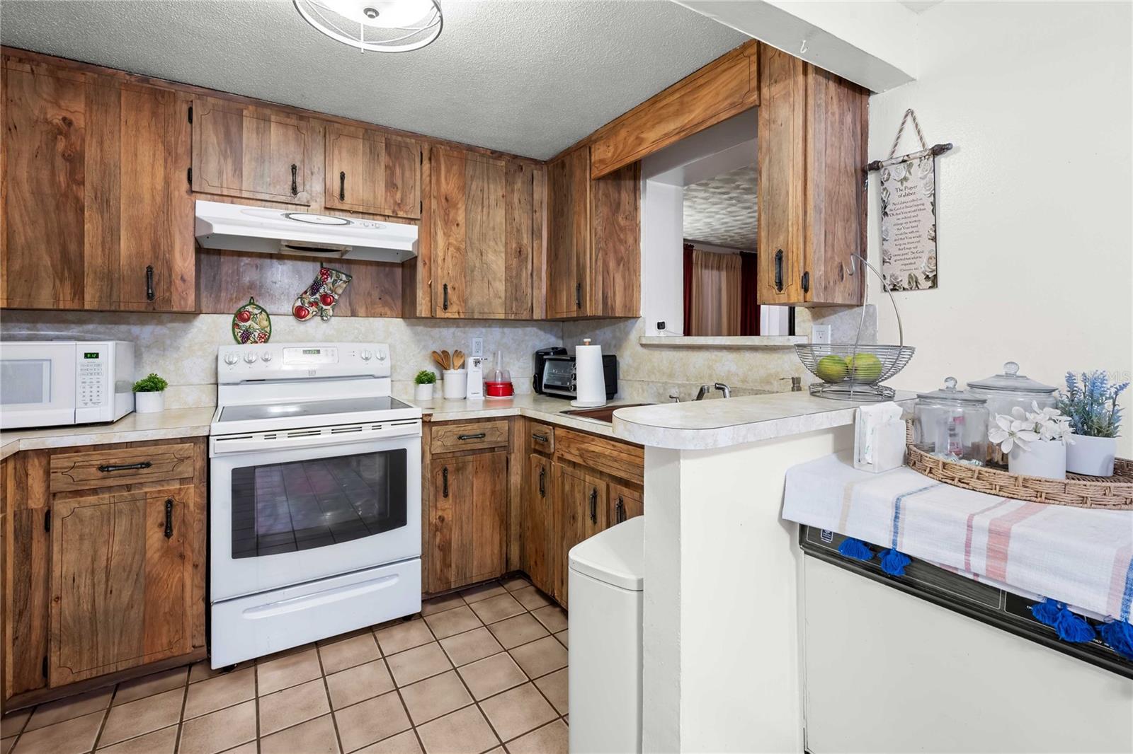 Image 10 of 35 For 1210 Gladys Avenue