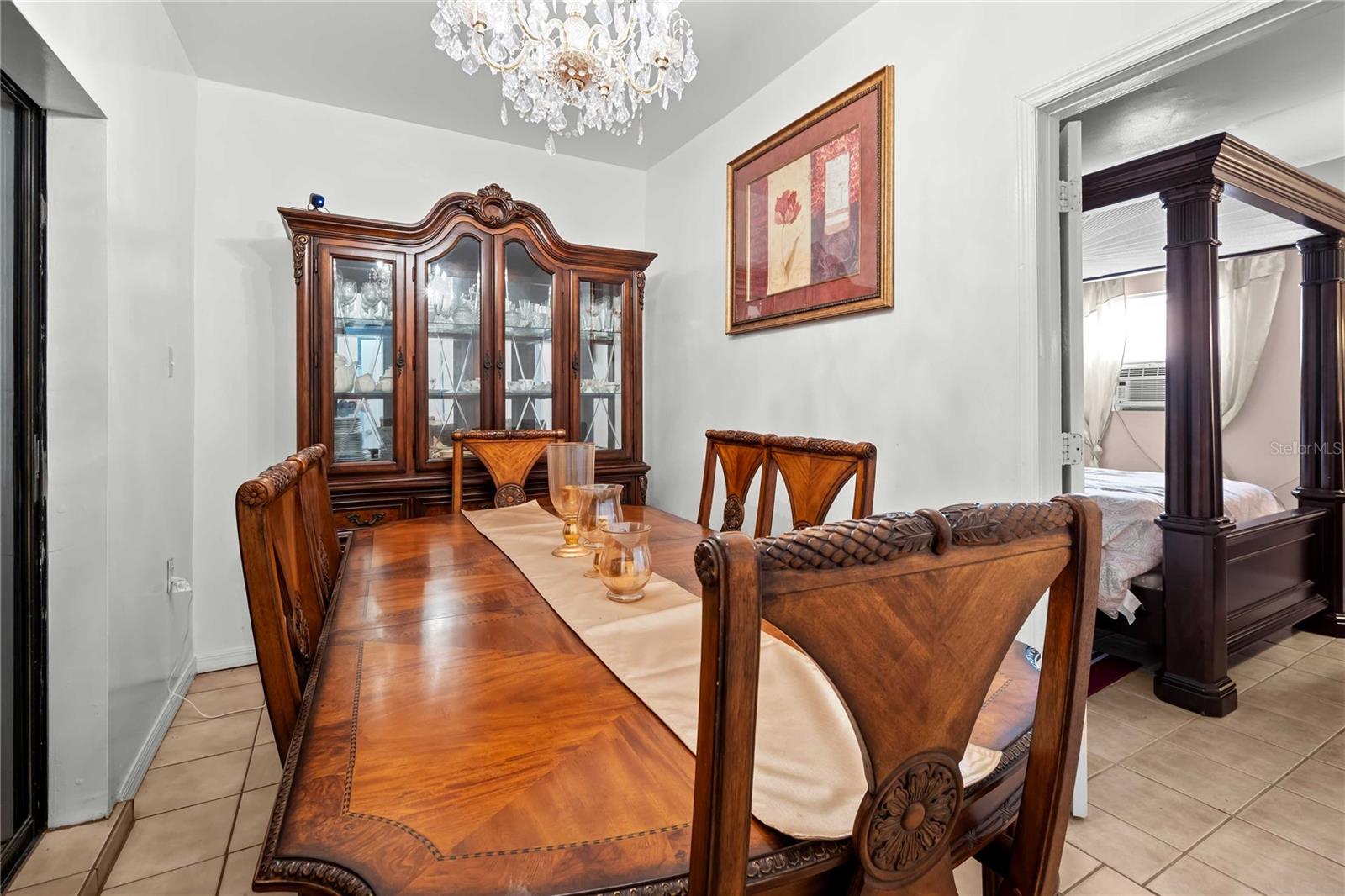 Image 16 of 35 For 1210 Gladys Avenue