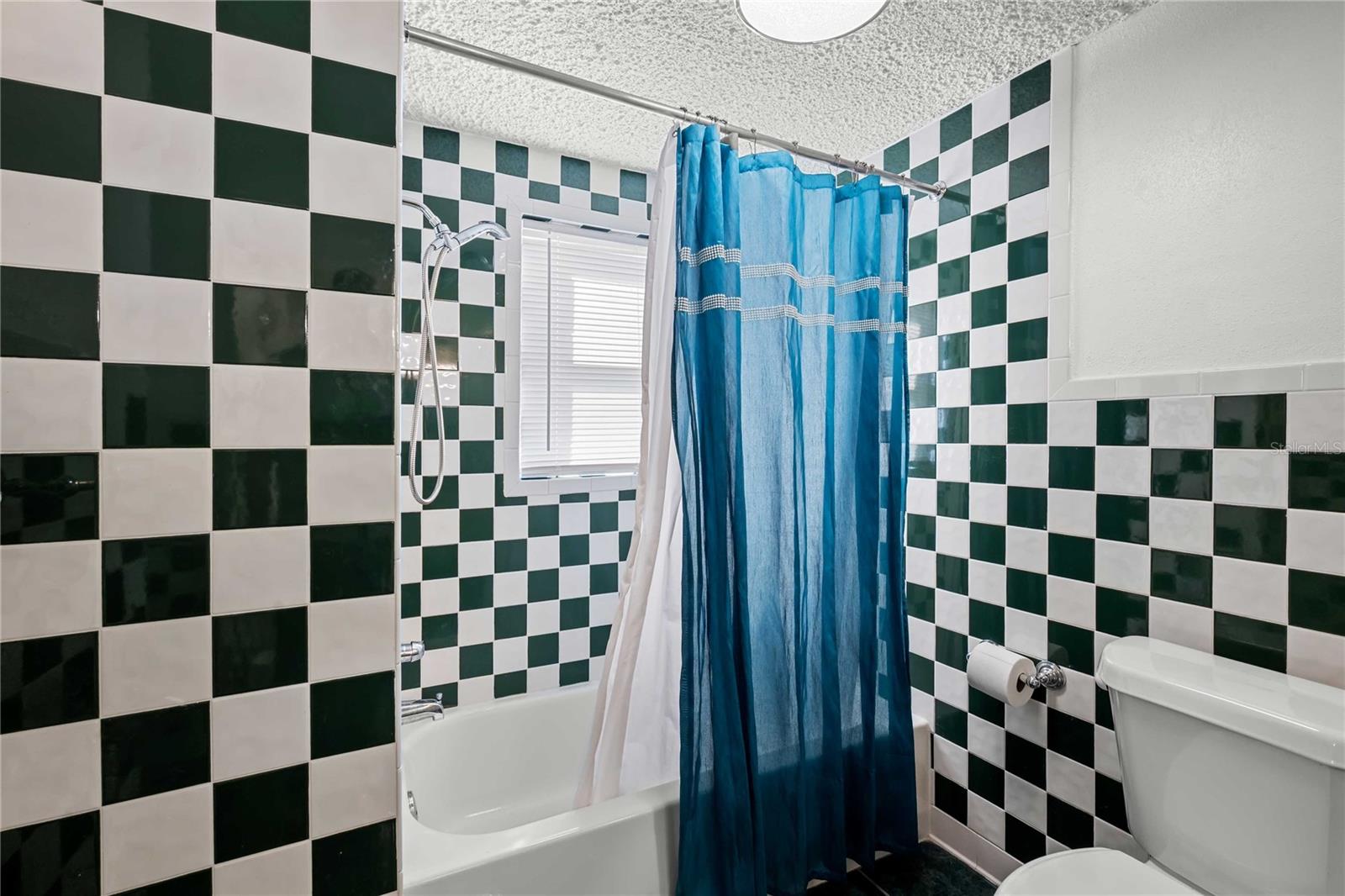 Image 20 of 35 For 1210 Gladys Avenue