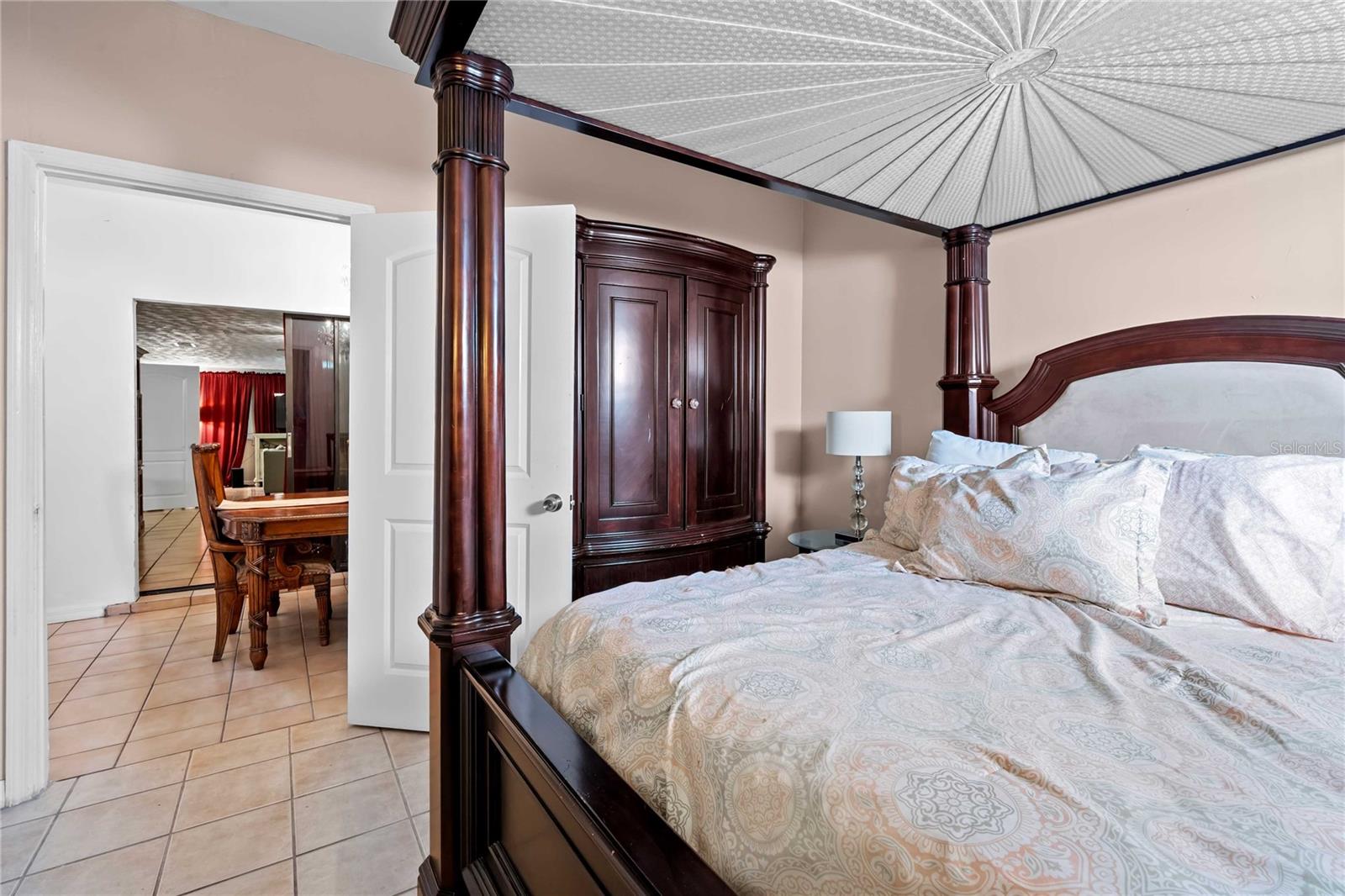 Image 22 of 35 For 1210 Gladys Avenue