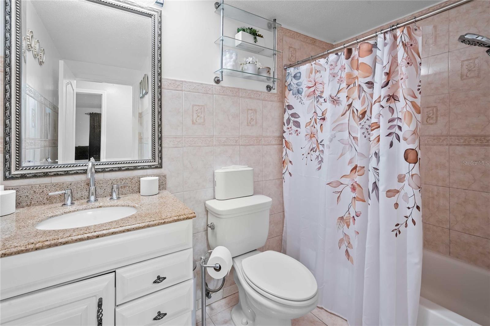 Image 28 of 35 For 1210 Gladys Avenue