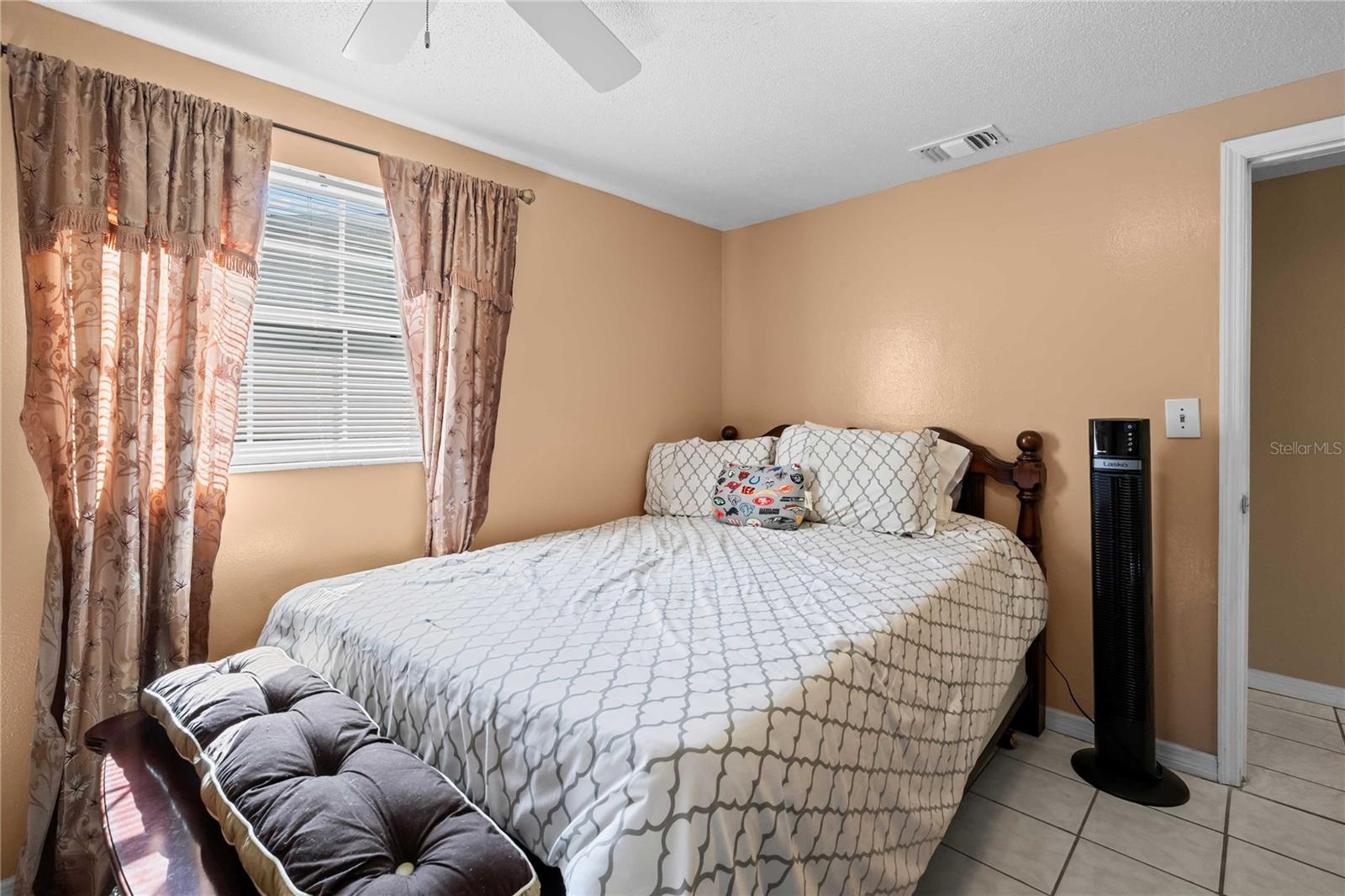 Image 29 of 35 For 1210 Gladys Avenue