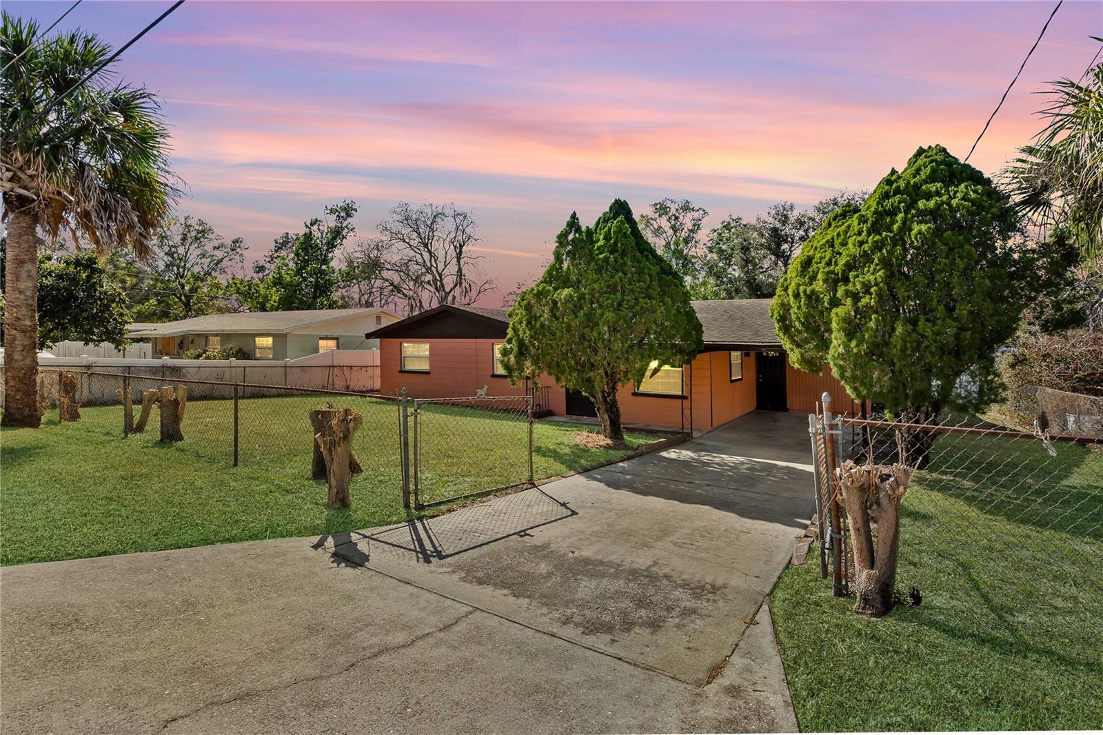 Image 3 of 35 For 1210 Gladys Avenue