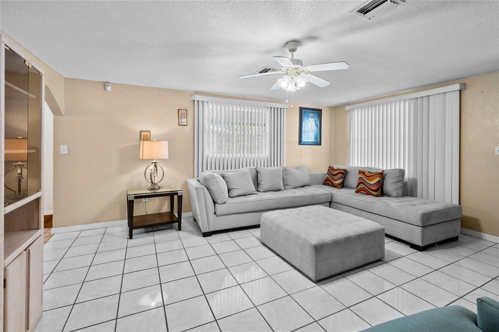 Image 7 of 35 For 1210 Gladys Avenue