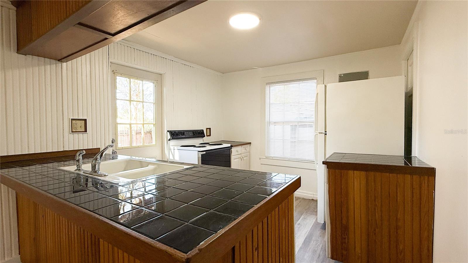 Image 11 of 14 For 1909 Lincoln Avenue