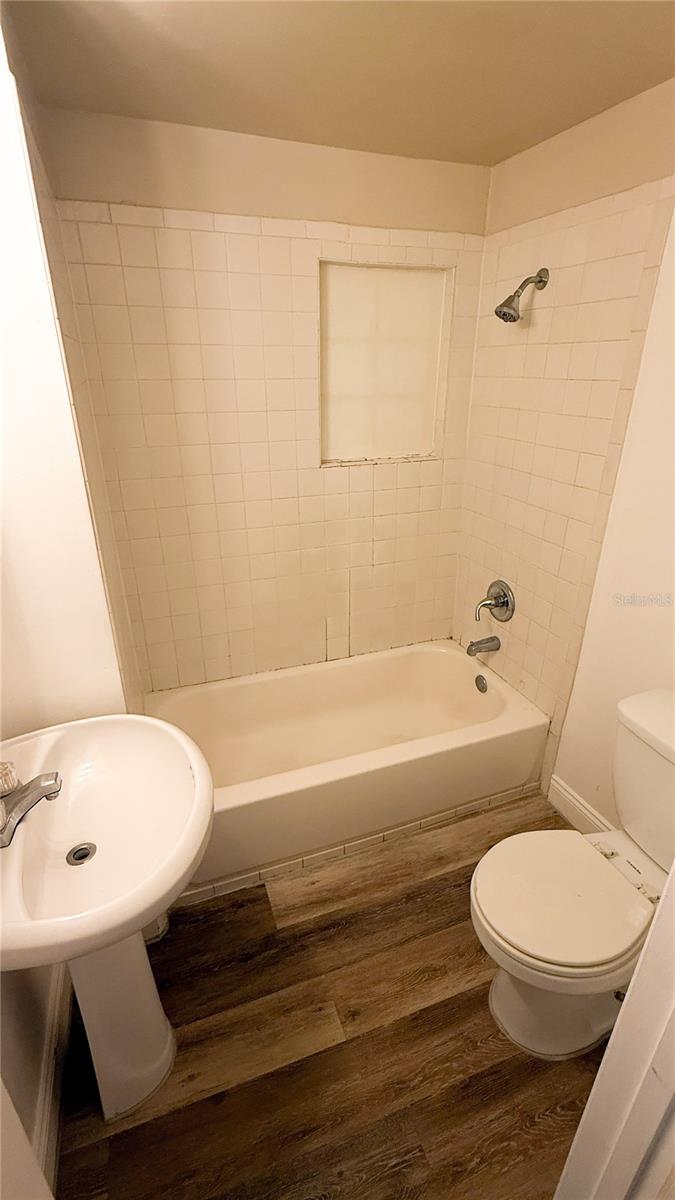 Image 7 of 14 For 1909 Lincoln Avenue