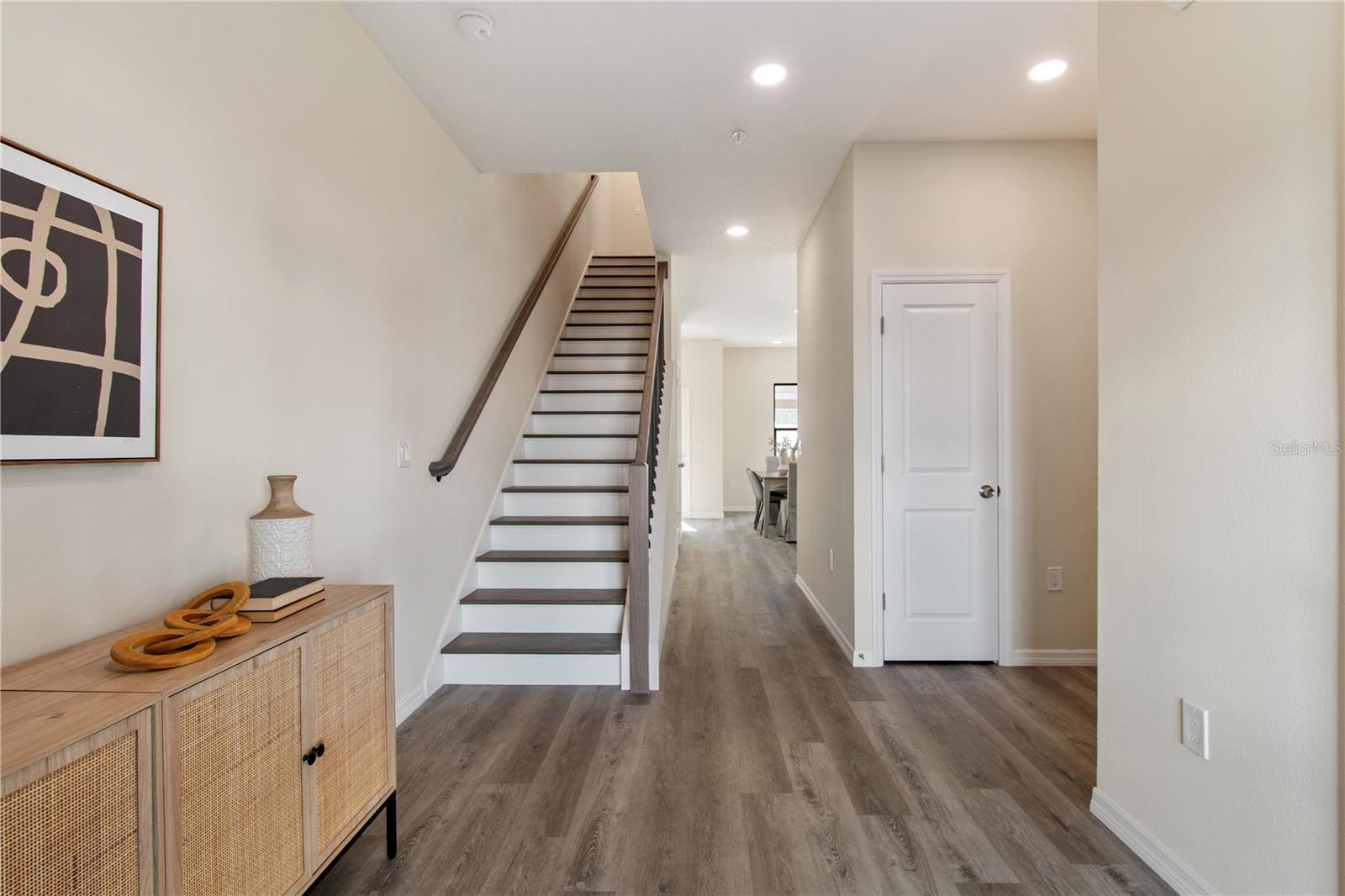 Image 5 of 27 For 4344 Cambio Gardens Court