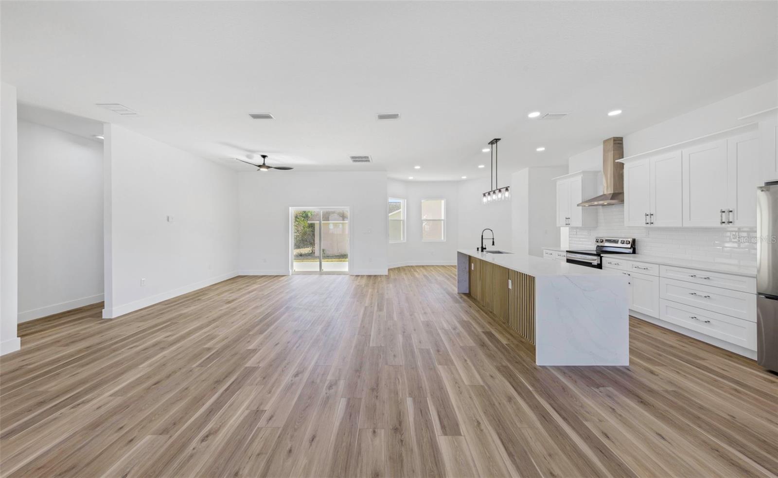 Image 13 of 79 For 18850 Green Park Road