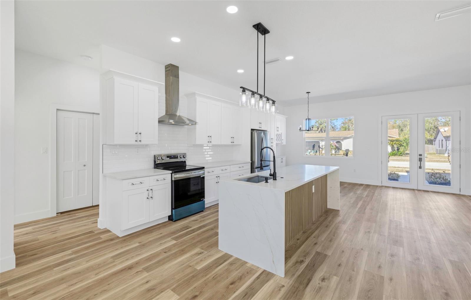 Image 19 of 79 For 18850 Green Park Road