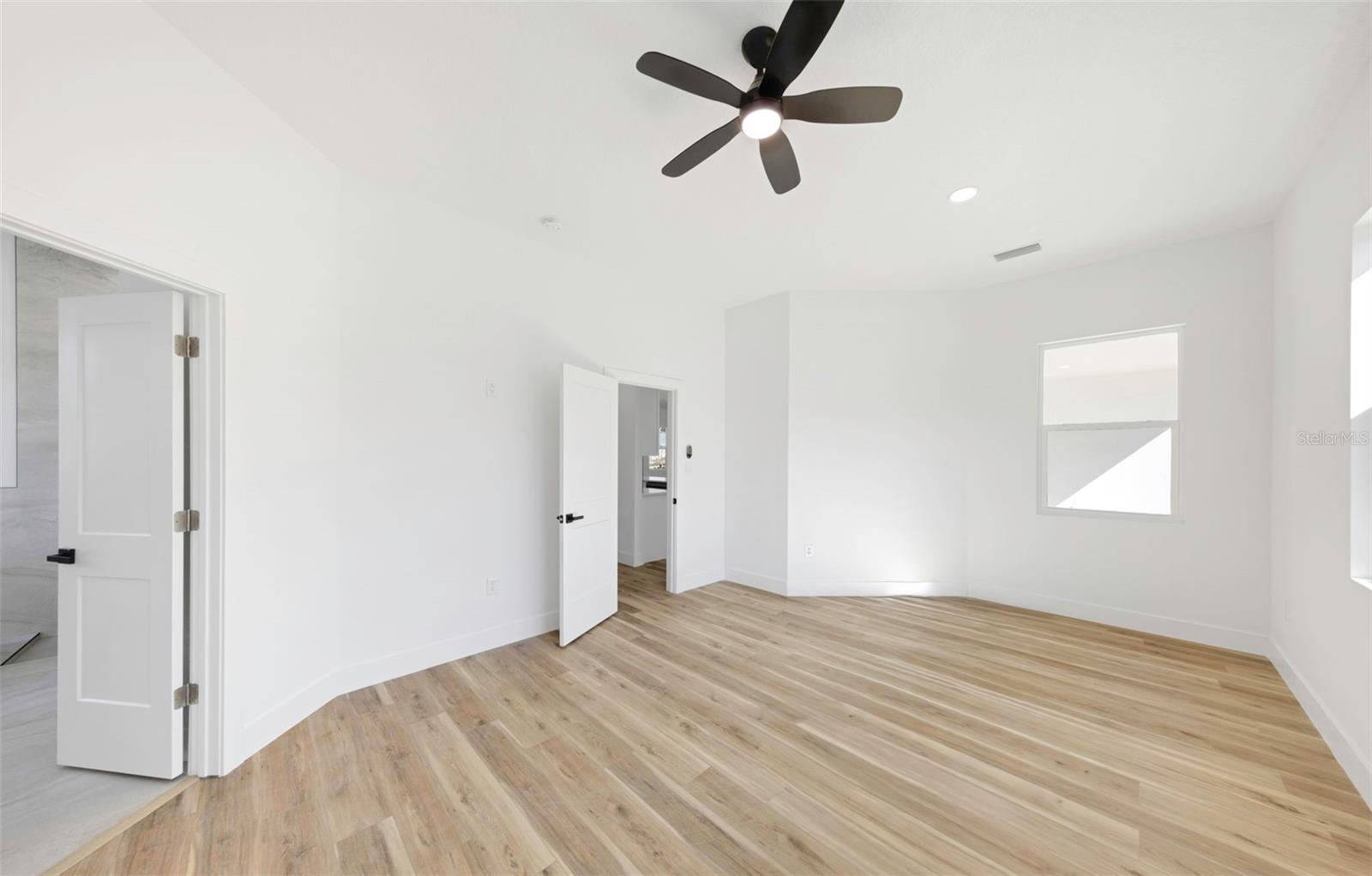 Image 29 of 79 For 18850 Green Park Road