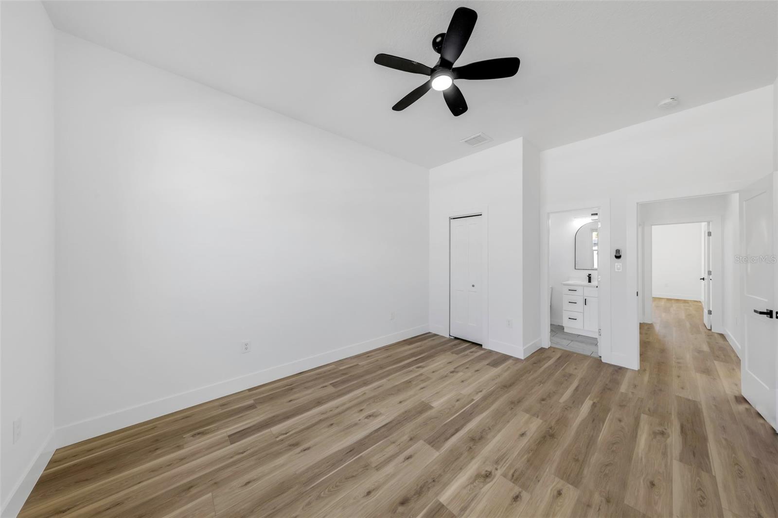 Image 38 of 79 For 18850 Green Park Road