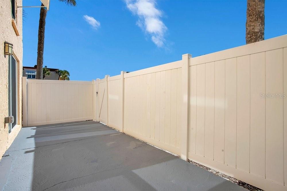 Image 19 of 56 For 8911 Blind Pass Road 101