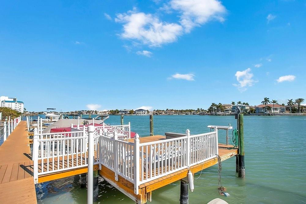 Image 26 of 56 For 8911 Blind Pass Road 101