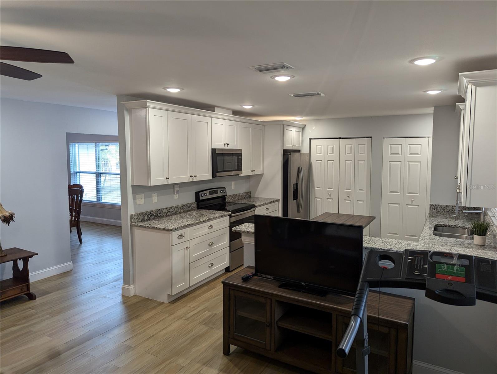 Image 9 of 25 For 1012 Adalee Street