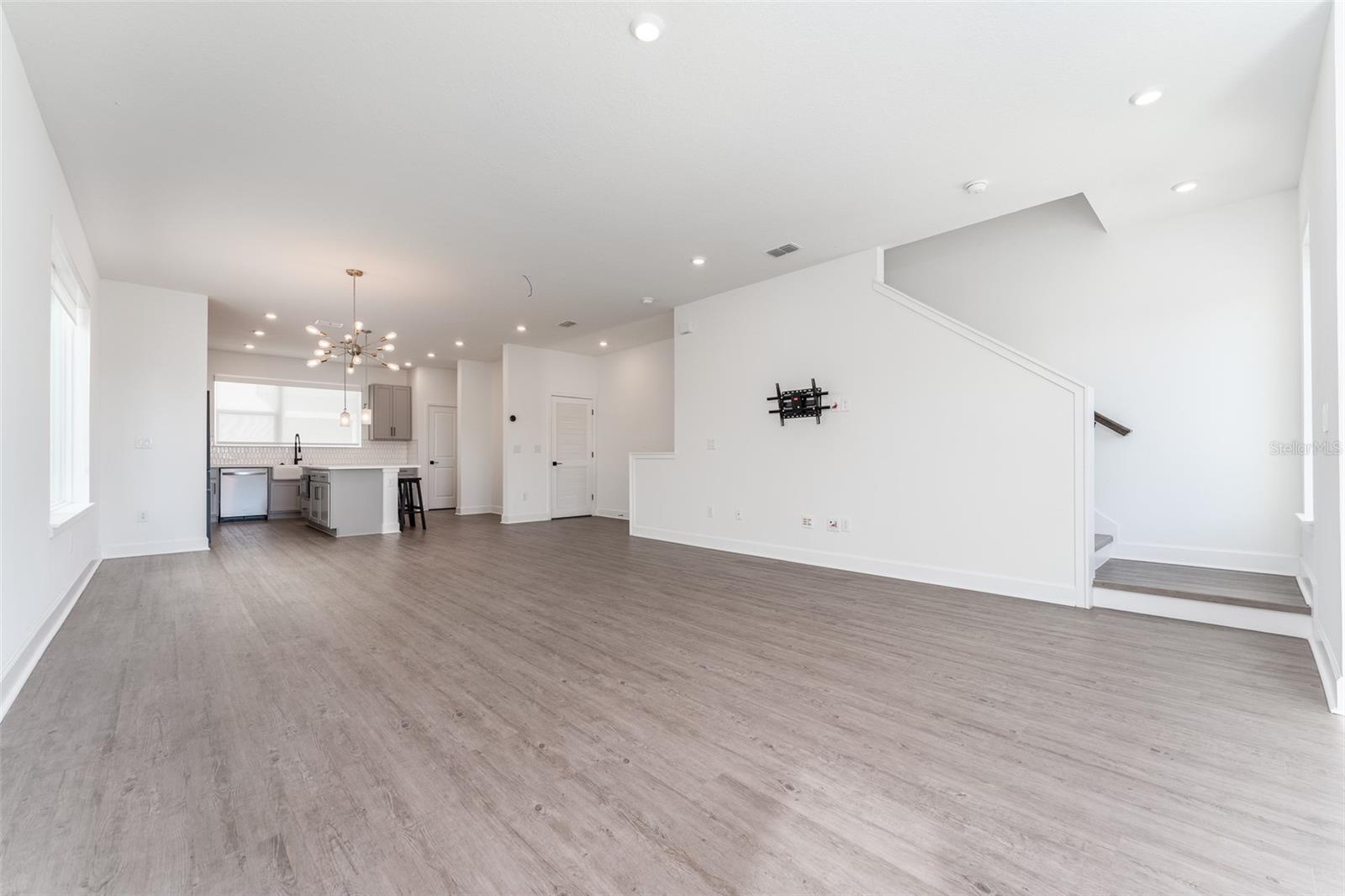 Image 10 of 36 For 2506 Cleveland Street 5