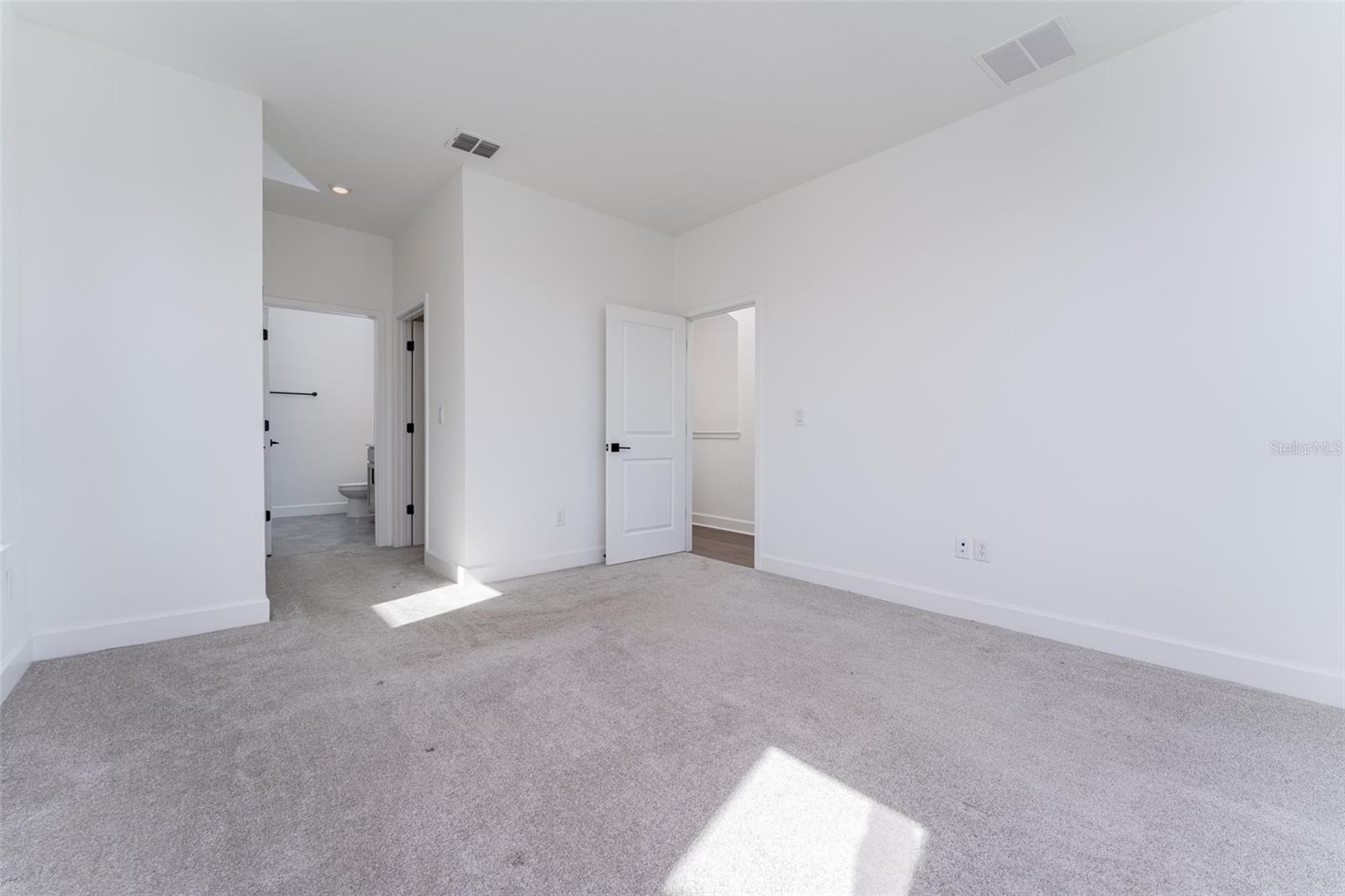 Image 14 of 36 For 2506 Cleveland Street 5