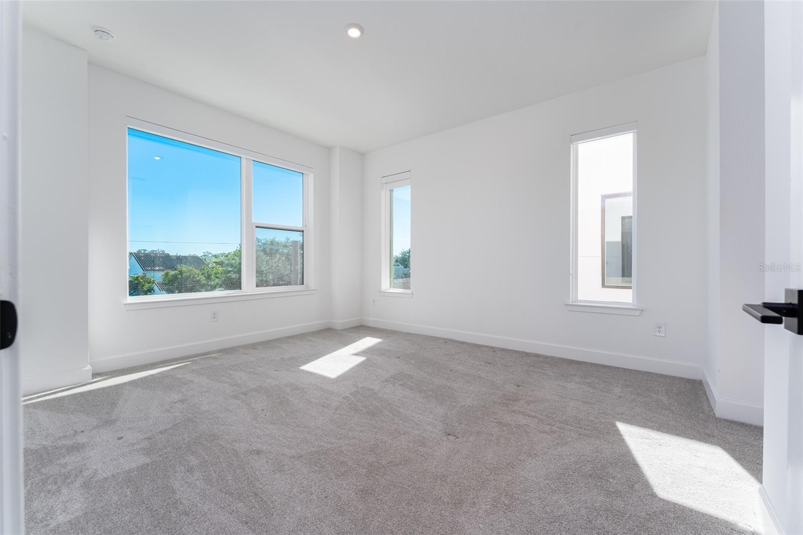 Image 15 of 36 For 2506 Cleveland Street 5