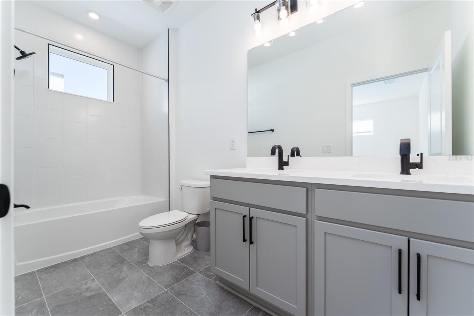 Image 17 of 36 For 2506 Cleveland Street 5