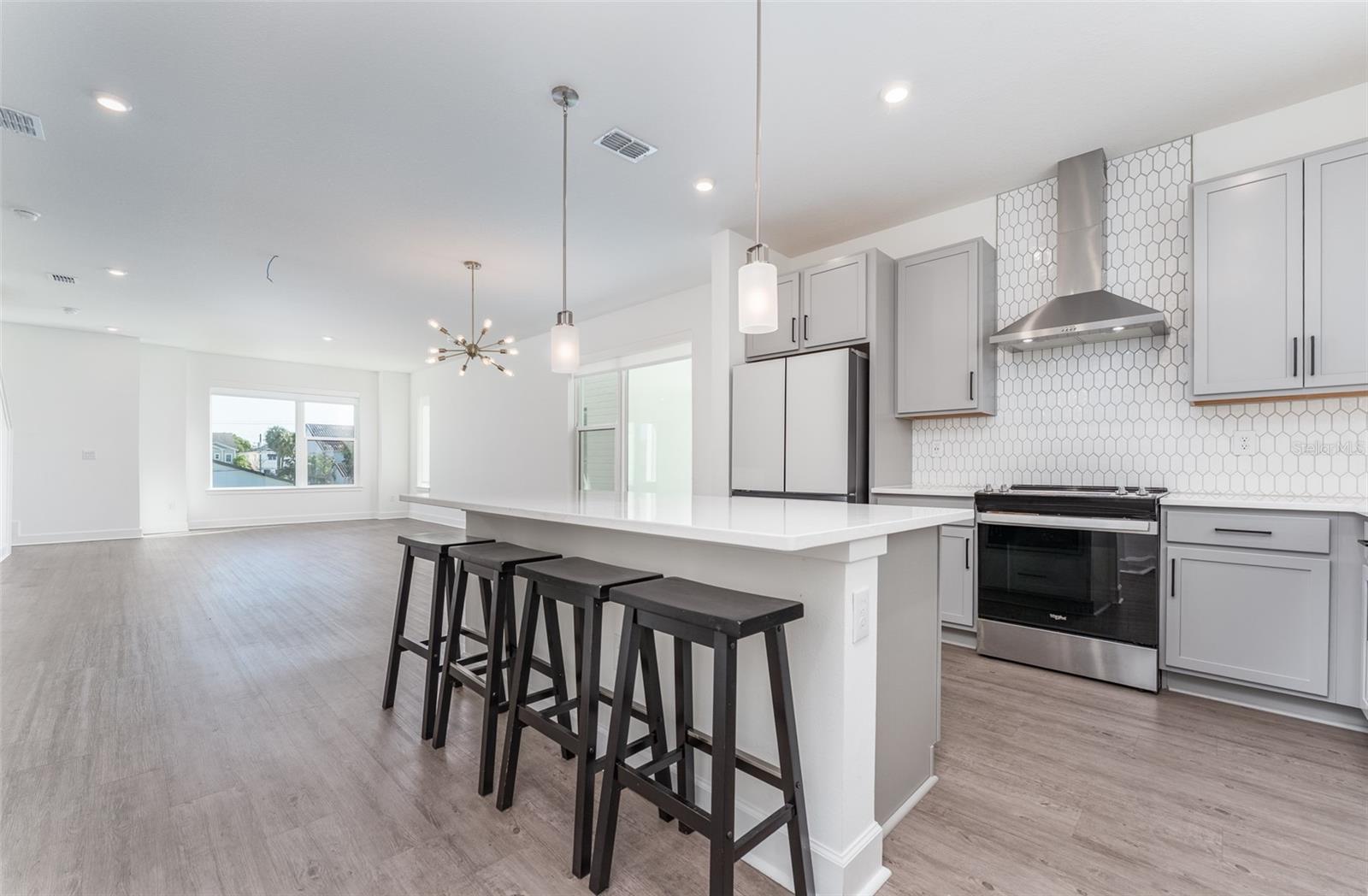 Image 4 of 36 For 2506 Cleveland Street 5