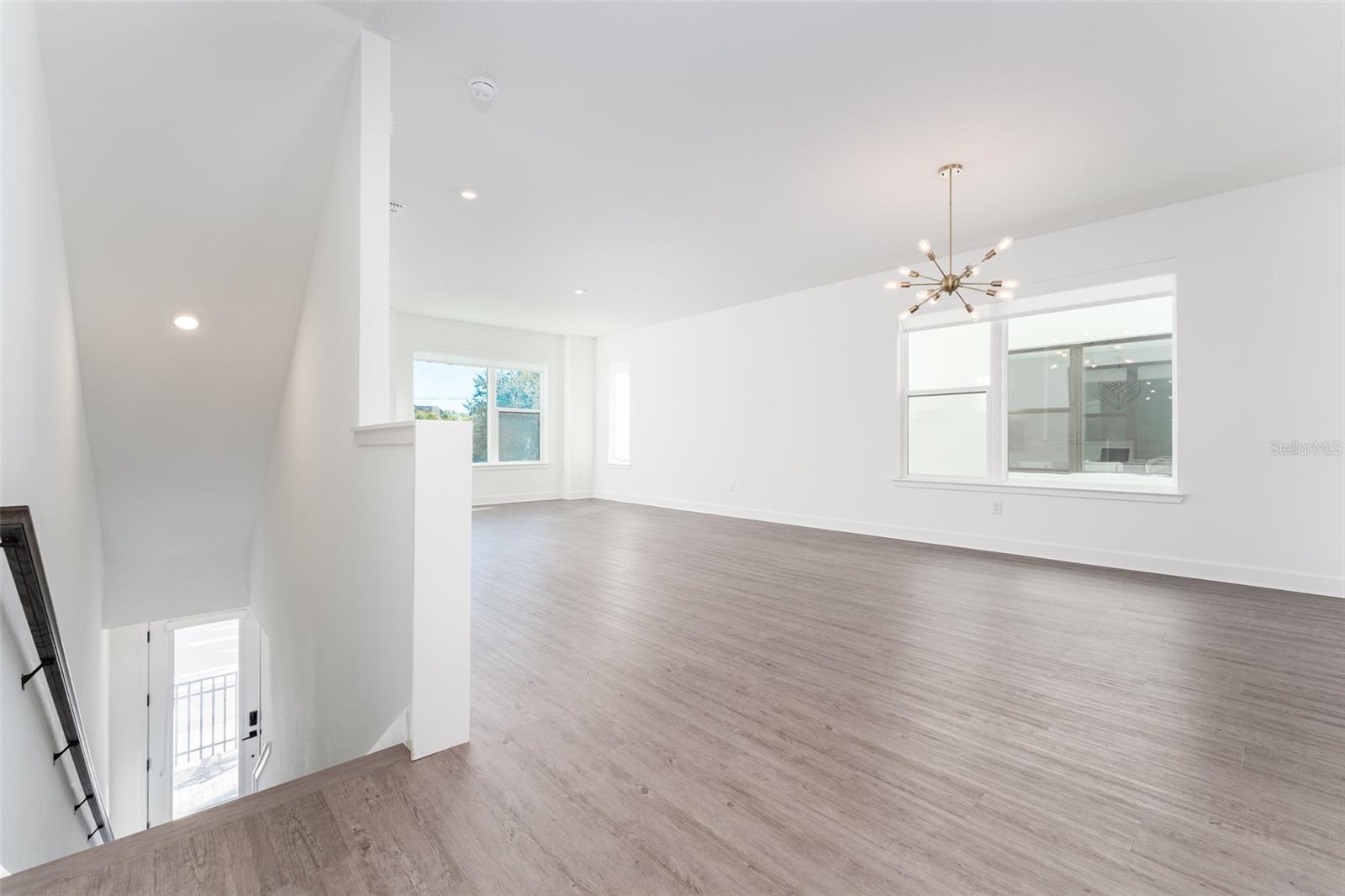 Image 9 of 36 For 2506 Cleveland Street 5