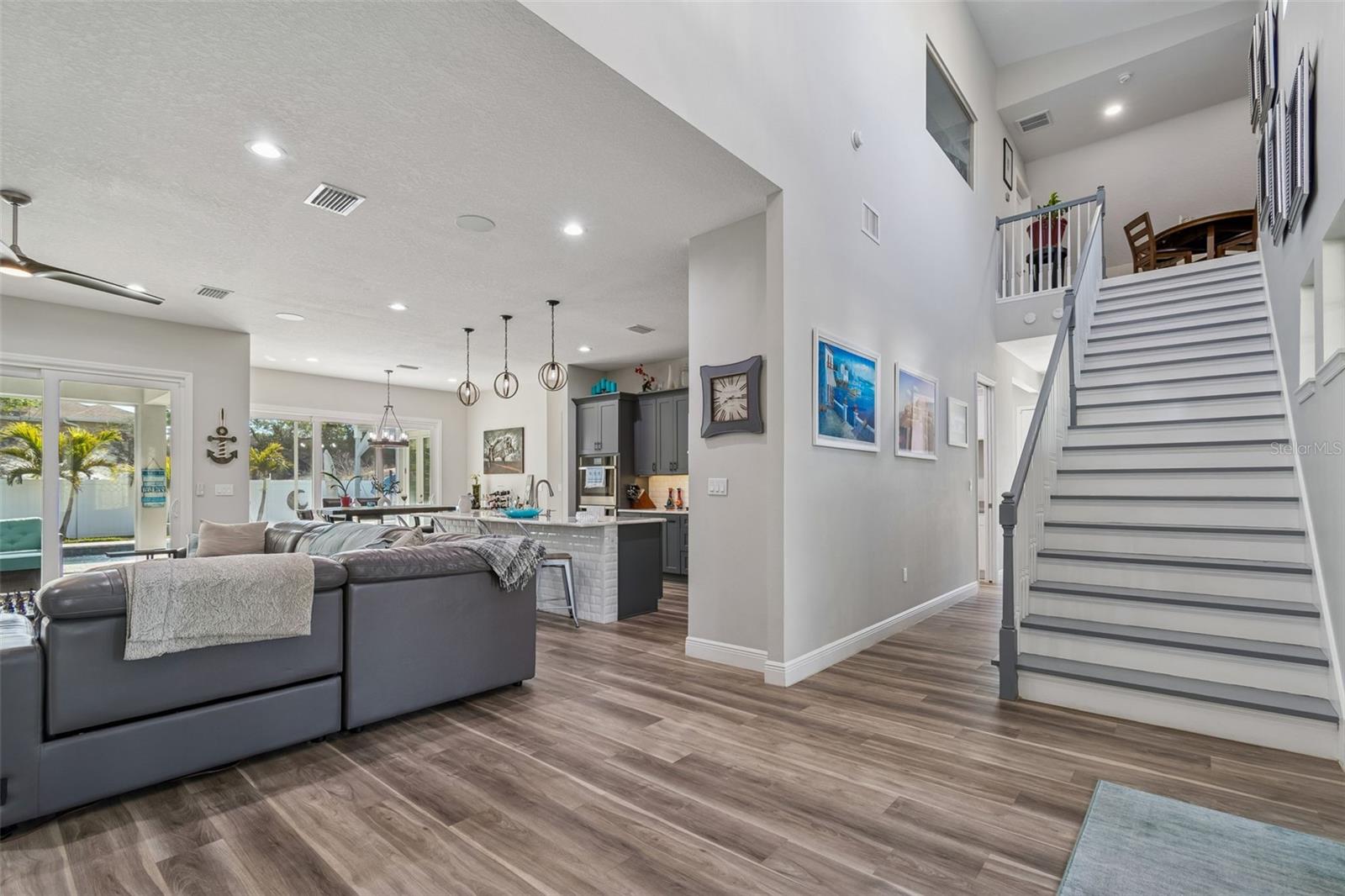 Image 14 of 97 For 1516 Grandview Drive