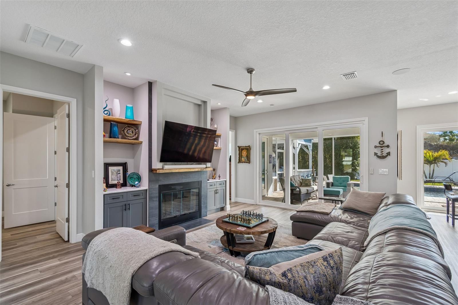 Image 20 of 97 For 1516 Grandview Drive