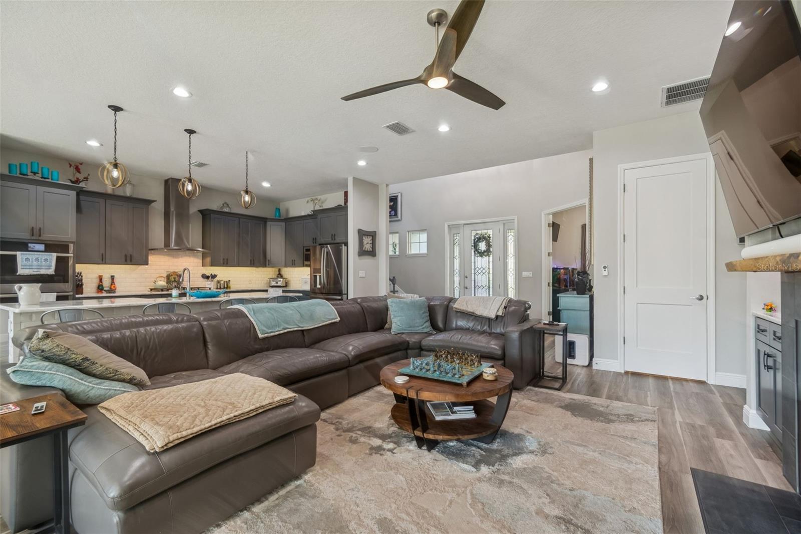 Image 23 of 97 For 1516 Grandview Drive