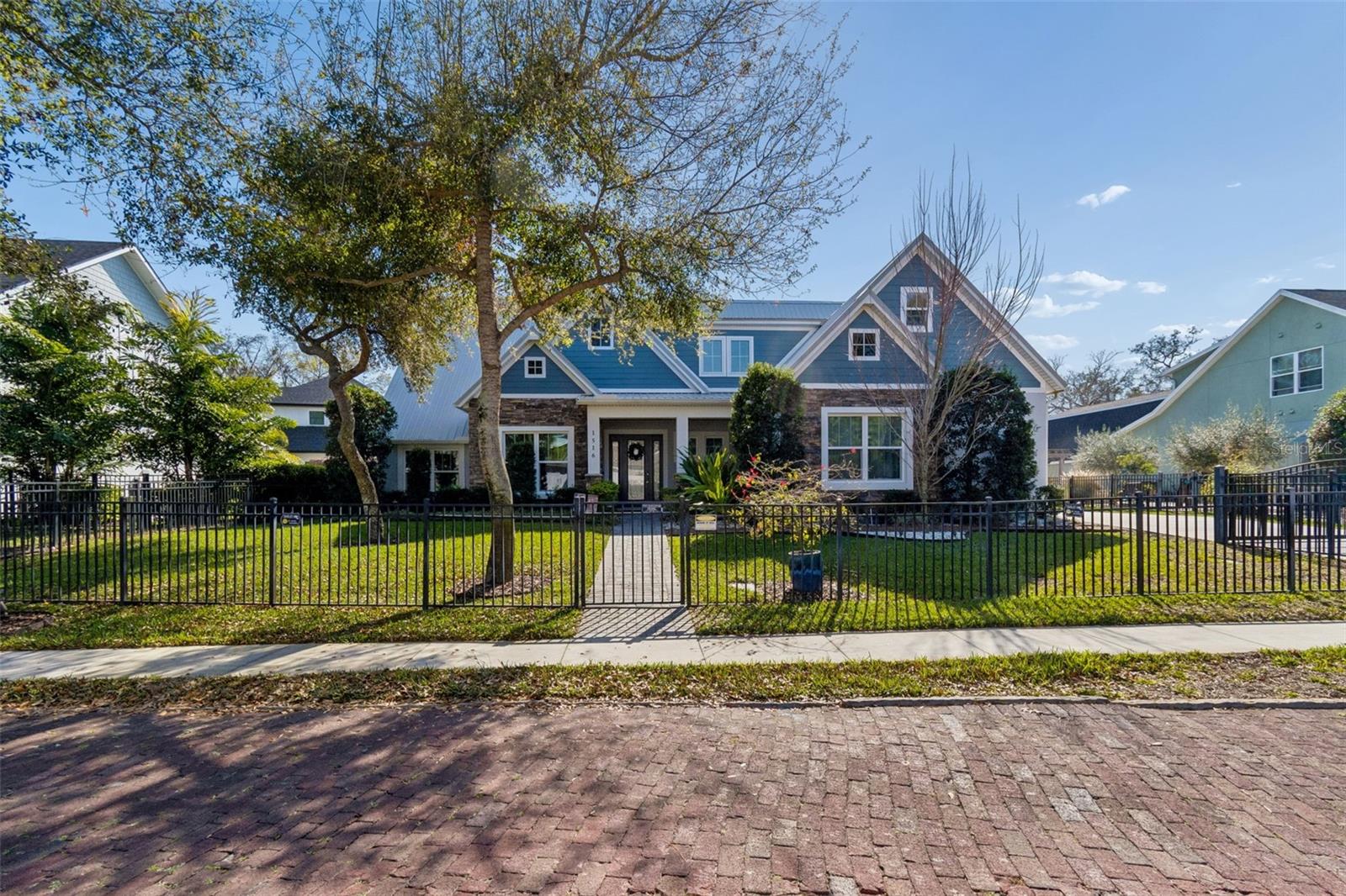 Image 3 of 97 For 1516 Grandview Drive