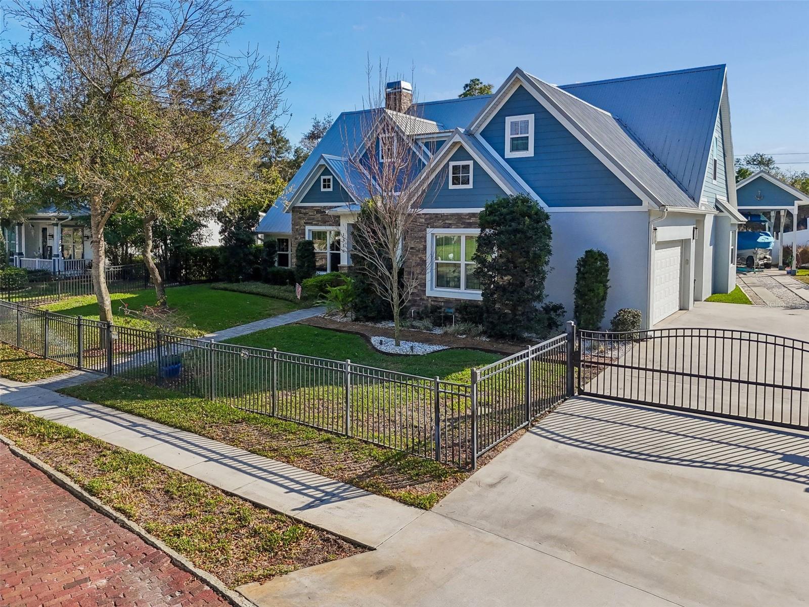 Image 4 of 97 For 1516 Grandview Drive