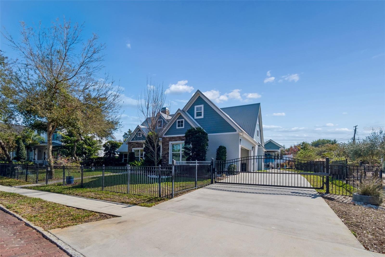 Image 5 of 97 For 1516 Grandview Drive