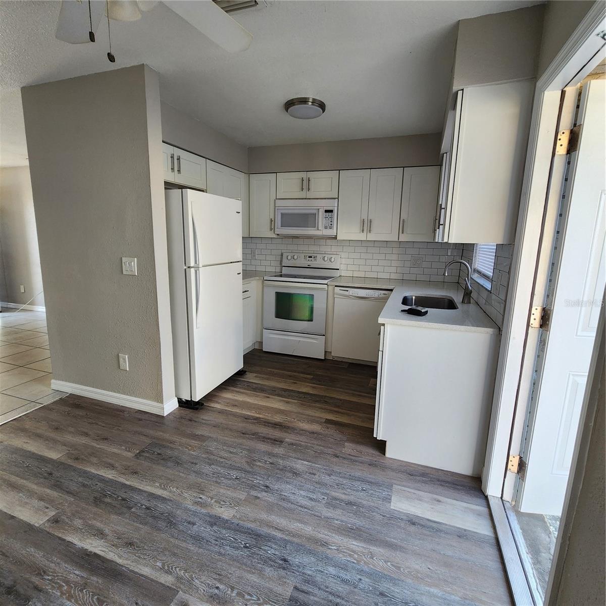 Listing photo id 15 for 1037 Apollo Beach Boulevard D