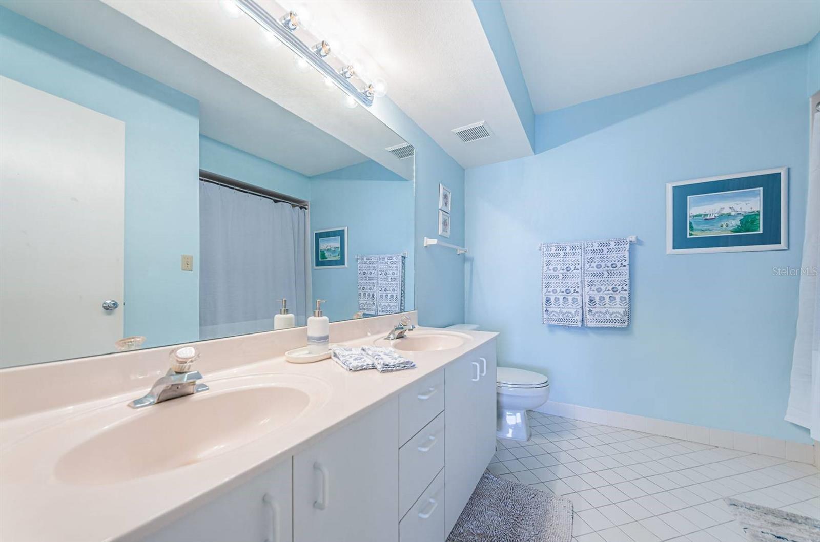 Image 19 of 26 For 6001 Bahia Del Mar Circle 527